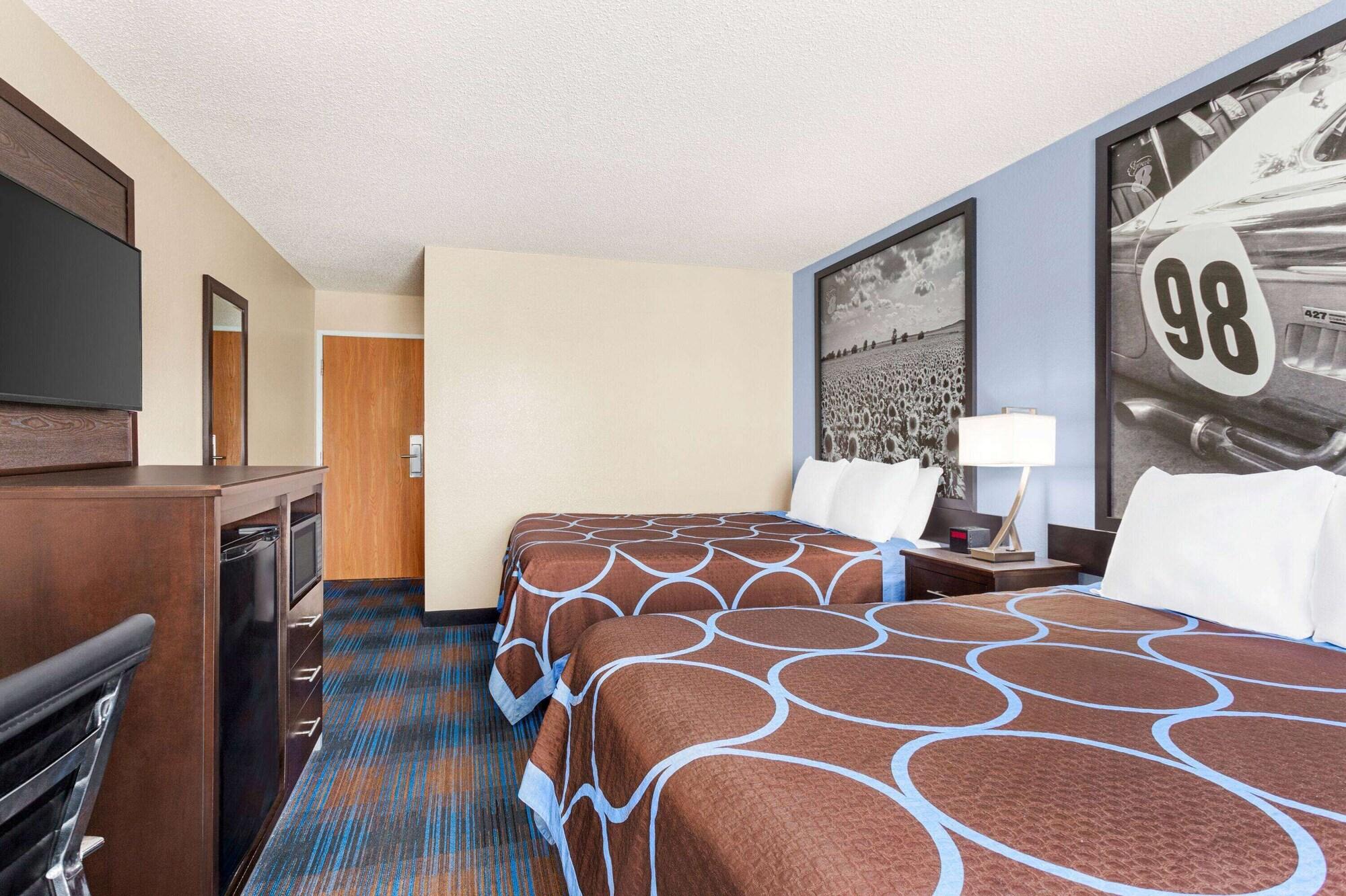 Super 8 By Wyndham Lenexa Overland Park Area/Mall Area Exterior photo